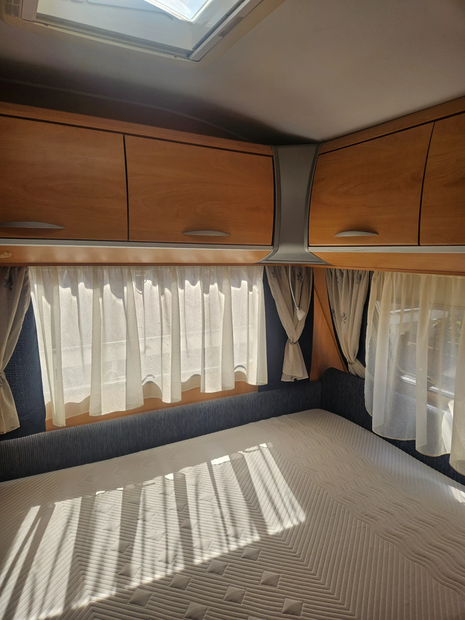 Каравана SUNLIGHT Sunroller , снимка 3 - Каравани и кемпери - 54151039