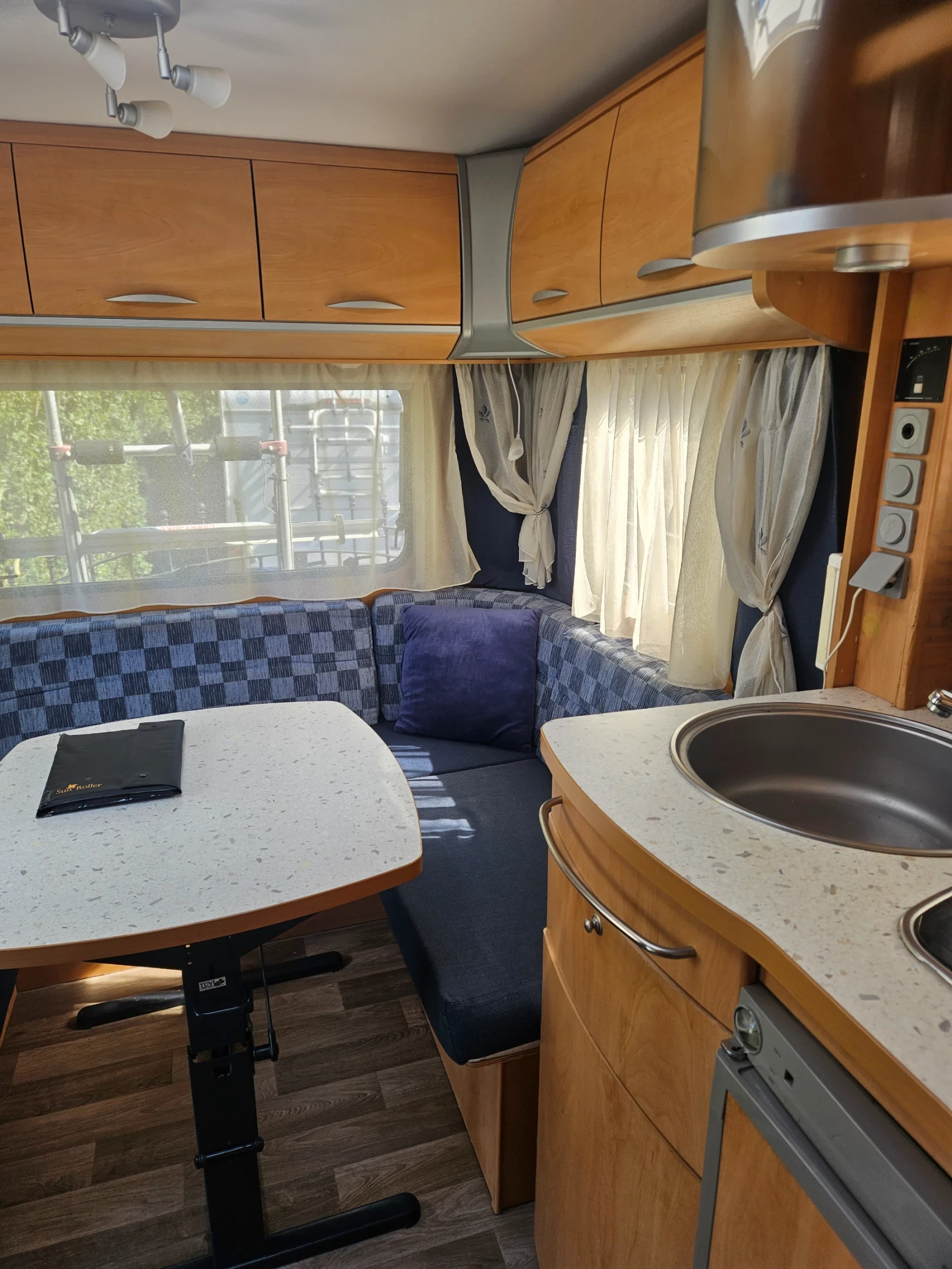 Каравана SUNLIGHT Sunroller , снимка 2 - Каравани и кемпери - 54151039