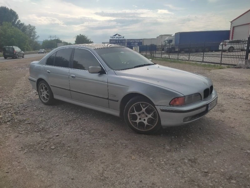 BMW 520, снимка 2 - Автомобили и джипове - 40824269