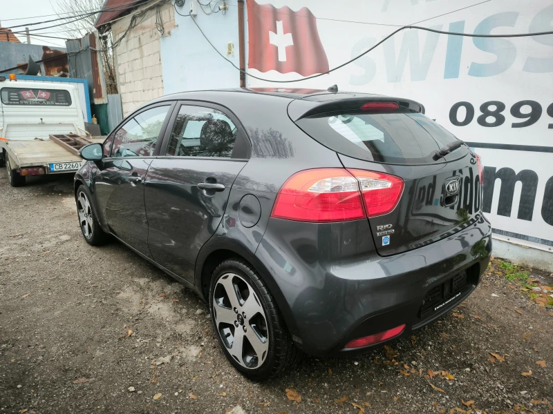 Kia Rio 1.4i Автоматик Швейцария, снимка 6 - Автомобили и джипове - 47956448