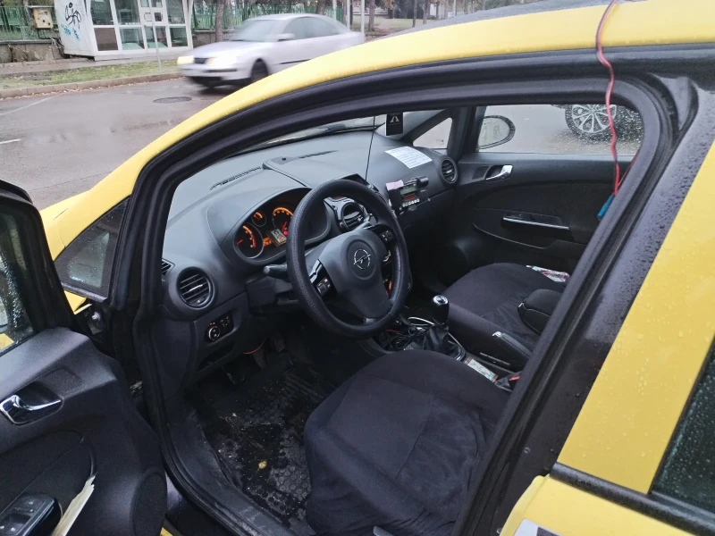 Opel Corsa, снимка 8 - Автомобили и джипове - 48102293