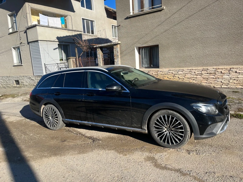 Mercedes-Benz E 220 ALLTERRAIN MULTIBEAM 9G 4x4, снимка 2 - Автомобили и джипове - 48385499