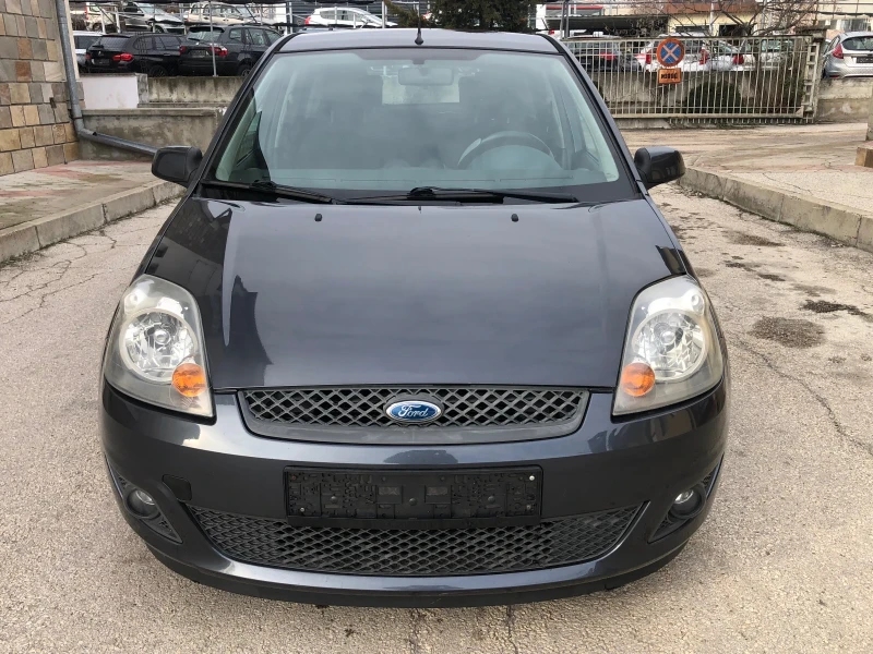 Ford Fiesta 1.3i КЛИМАТИК, снимка 2 - Автомобили и джипове - 48538884