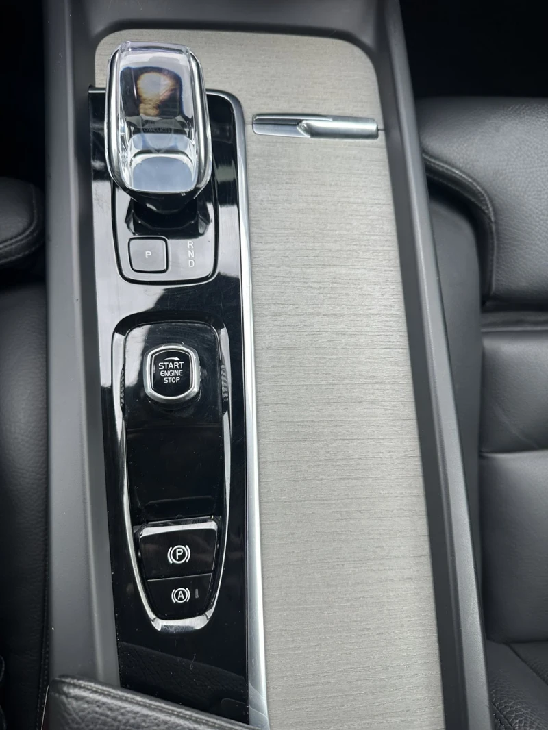 Volvo V60 B4 Inscription Mild Hynrid Сервизна история!, снимка 13 - Автомобили и джипове - 52330716