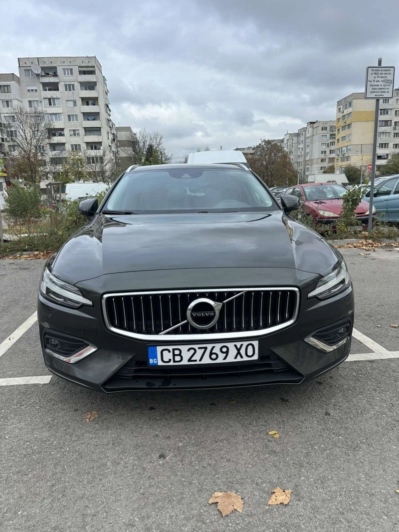 Volvo V60 B4 Inscription Mild Hynrid Сервизна история!, снимка 2 - Автомобили и джипове - 52330716