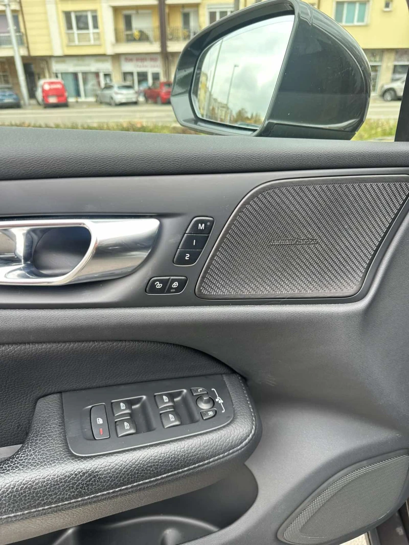 Volvo V60 B4 Inscription Mild Hynrid Сервизна история!, снимка 14 - Автомобили и джипове - 52330716