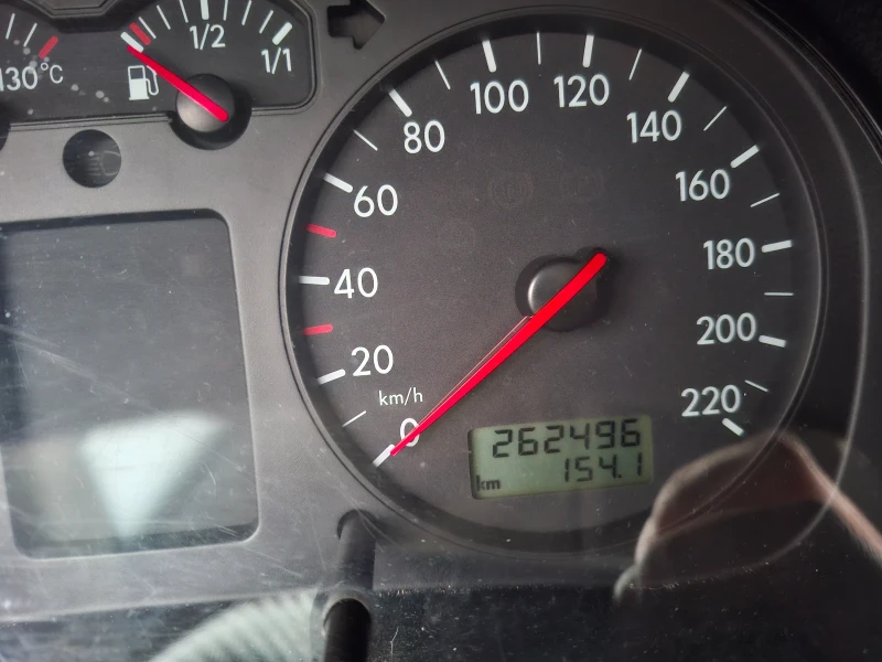 VW Golf 1.9TDi 110 kc, снимка 2 - Автомобили и джипове - 52892037