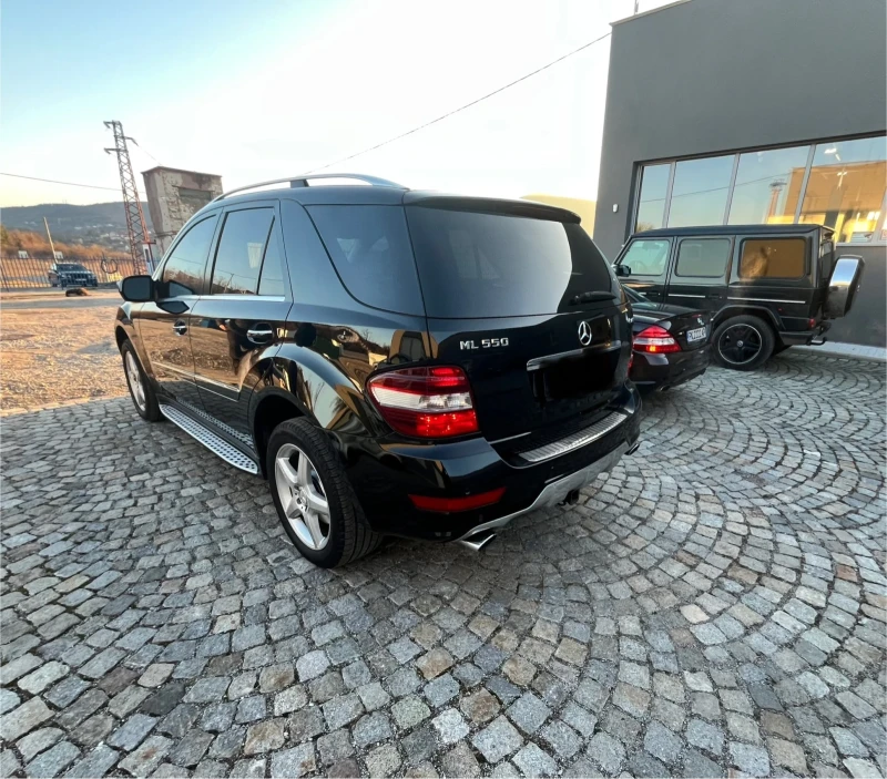 Mercedes-Benz ML 550 AMG, V8, ГАЗ, Carfax, KEYLESS GO, 4MATIC, HARMAN, снимка 6 - Автомобили и джипове - 53018691