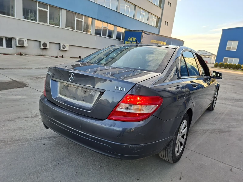 Mercedes-Benz C 200 Пакет, снимка 3 - Автомобили и джипове - 53210133