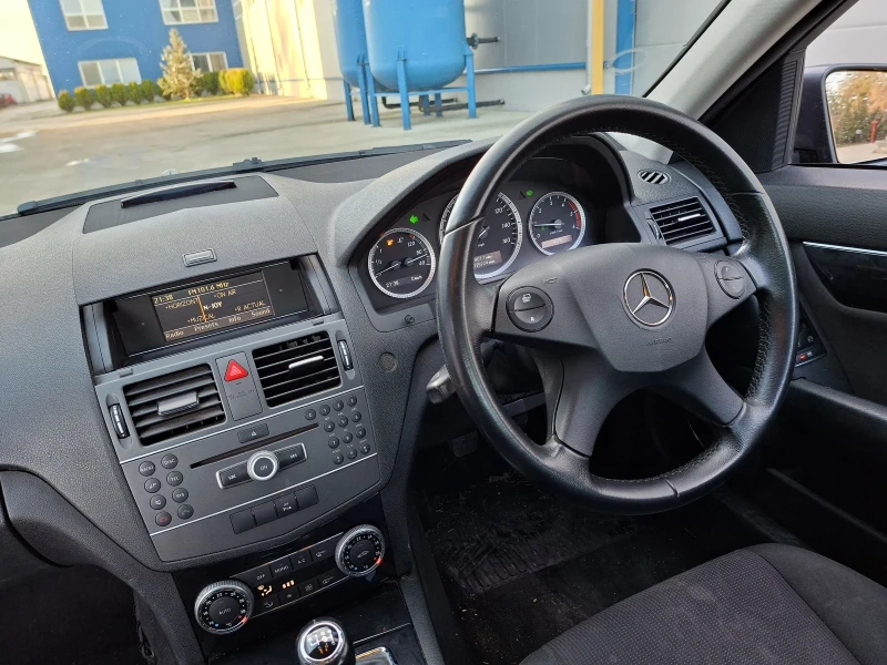 Mercedes-Benz C 200 Пакет, снимка 6 - Автомобили и джипове - 53210133