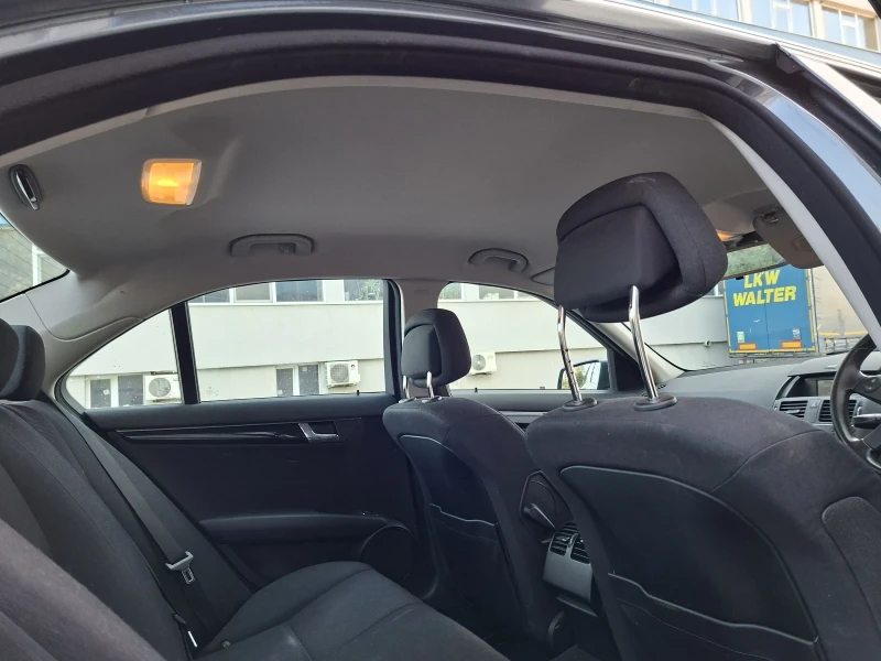 Mercedes-Benz C 200 Пакет, снимка 4 - Автомобили и джипове - 53210133