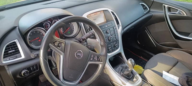 Opel Astra, снимка 9 - Автомобили и джипове - 53563591