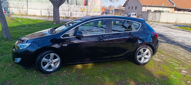 Opel Astra, снимка 13 - Автомобили и джипове - 53563591