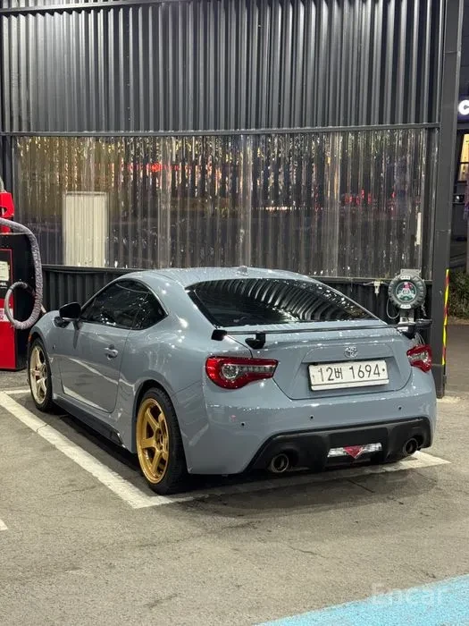 Toyota GT86 * РЪЧКА* Ориги TRD ПАКЕТ* 4-БУТАЛНИ СПИРАЧКИ* Кова, снимка 8 - Автомобили и джипове - 54808250