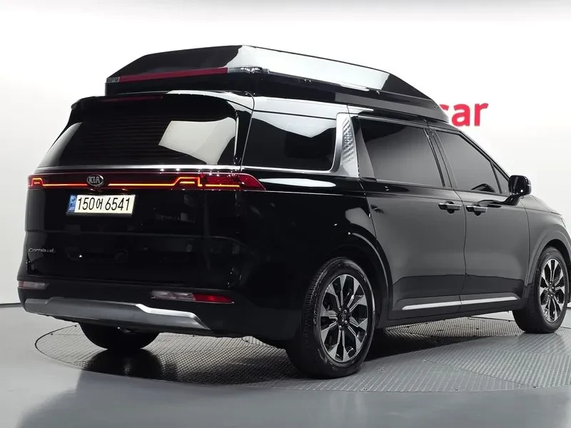 Kia Carnival Diesel 9-Seater Noblesse, снимка 2 - Автомобили и джипове - 56355321
