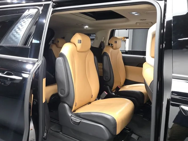 Kia Carnival Diesel 9-Seater Noblesse, снимка 12 - Автомобили и джипове - 56355321