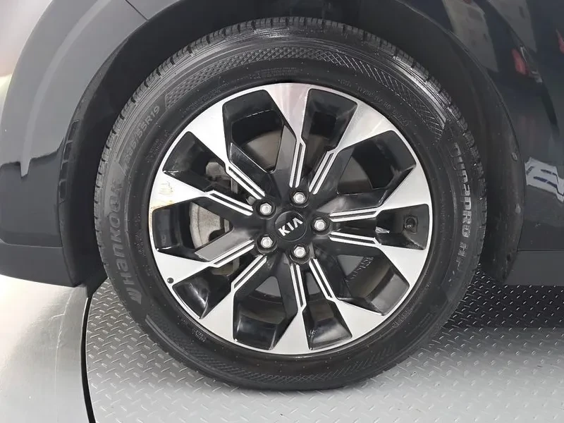 Kia Carnival Diesel 9-Seater Noblesse, снимка 5 - Автомобили и джипове - 56355321