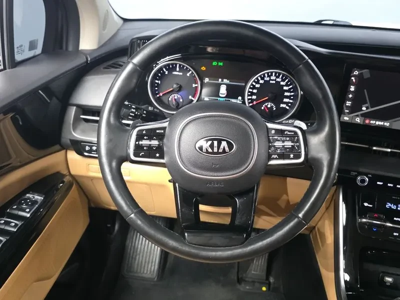 Kia Carnival Diesel 9-Seater Noblesse, снимка 13 - Автомобили и джипове - 56355321