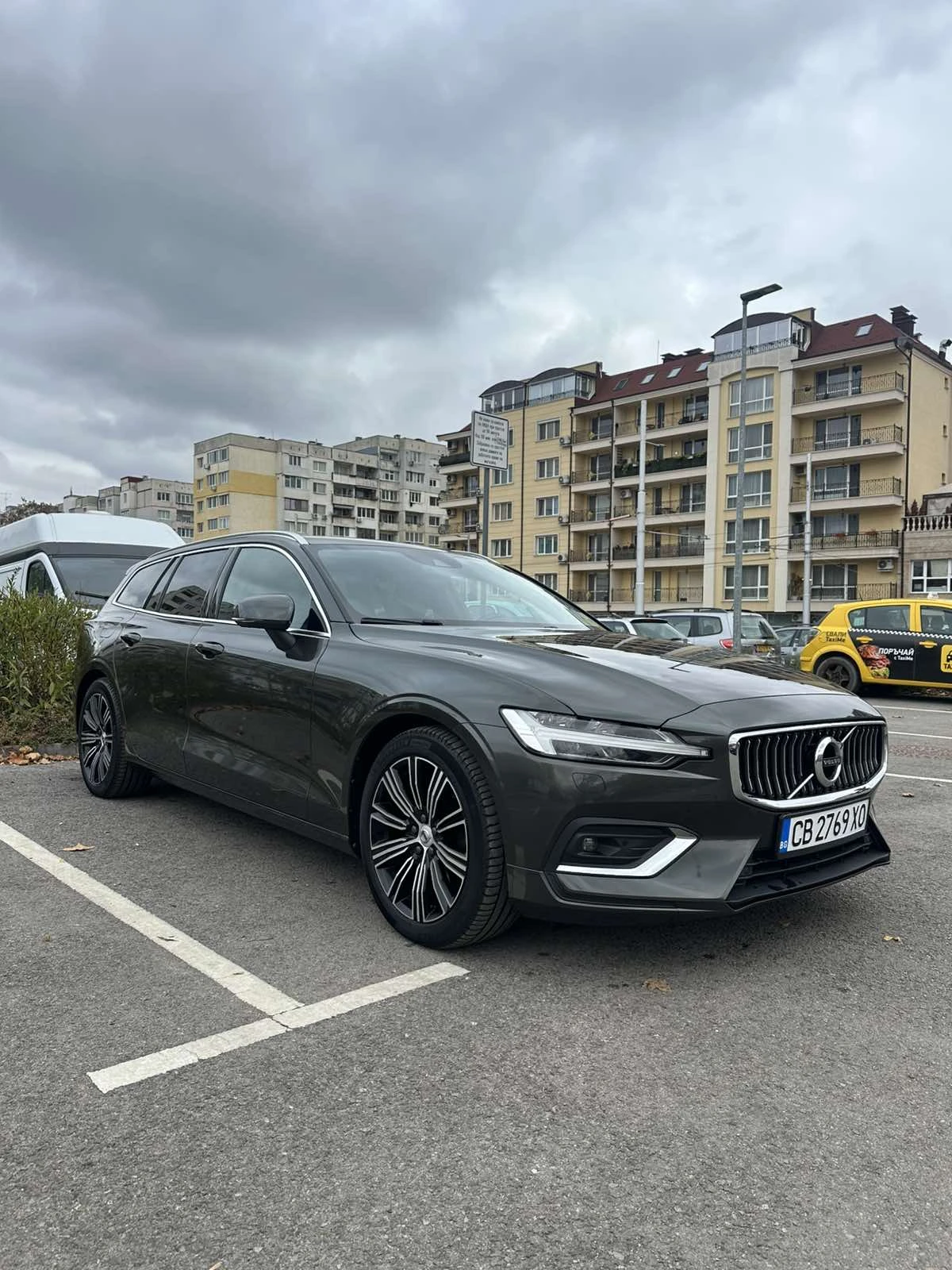 Volvo V60 B4 Inscription Mild Hynrid Сервизна история!, снимка 1