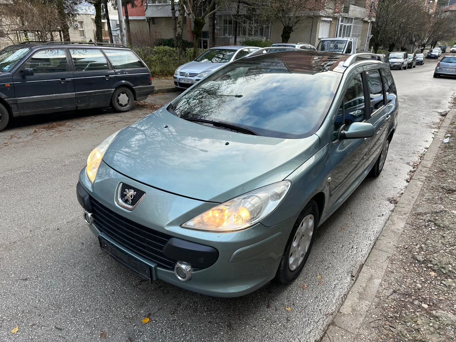 Peugeot 307 SW FACE 1.6i 109кс 7 места - изображение 2