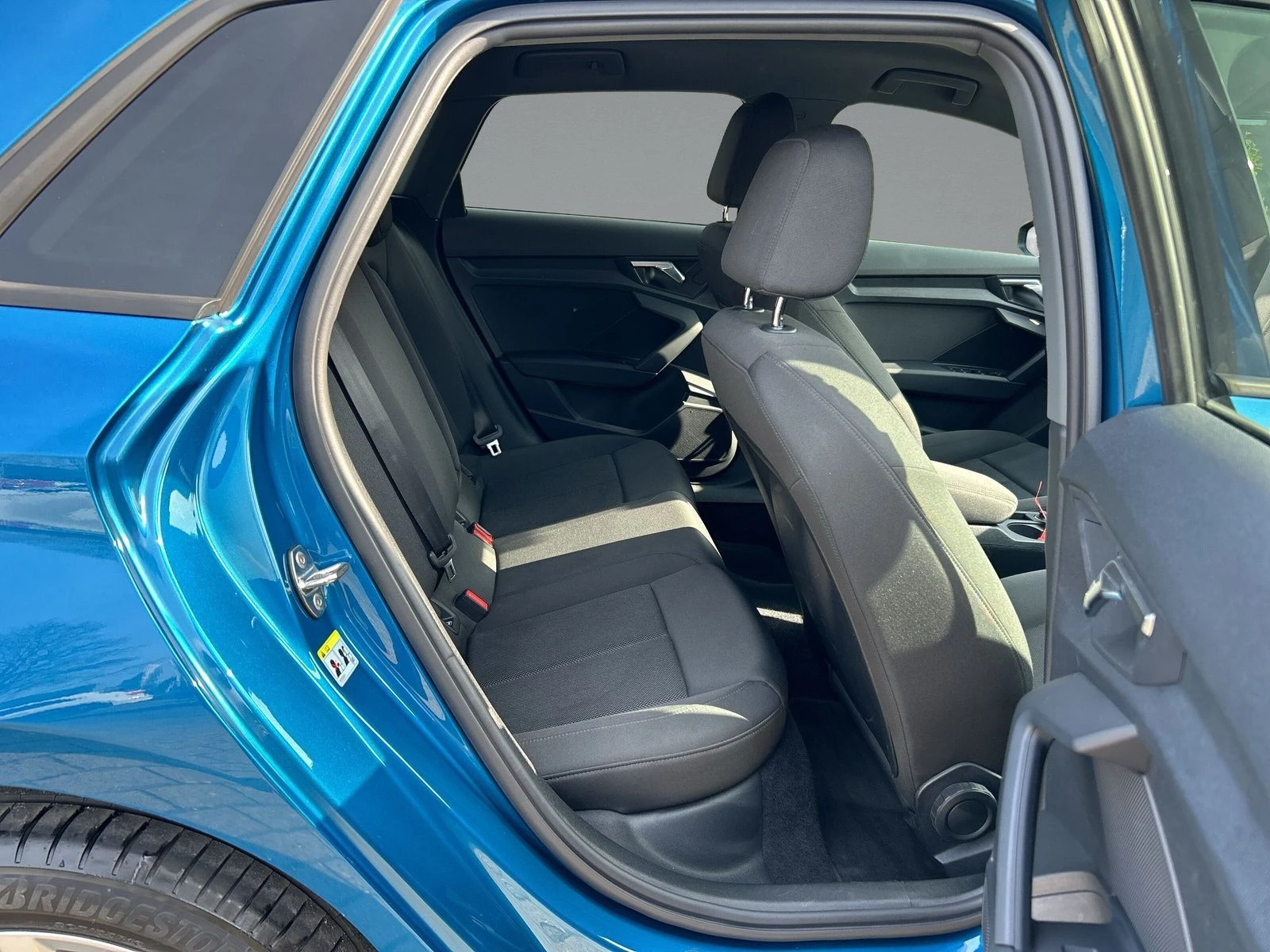 Audi A3 35TDI/150HP/SPORTBACK/S-TRON/LED/NAVI/PDC/215E - изображение 9