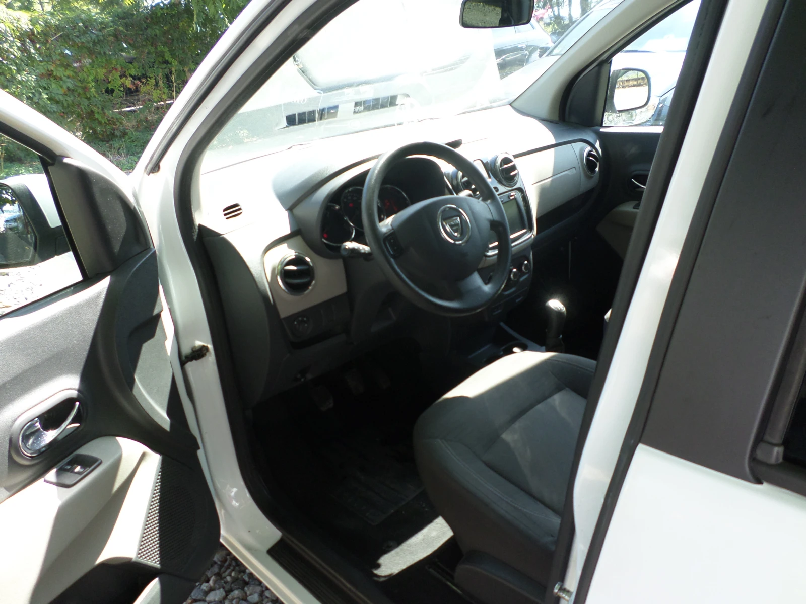 Dacia Lodgy 1.6I - изображение 7