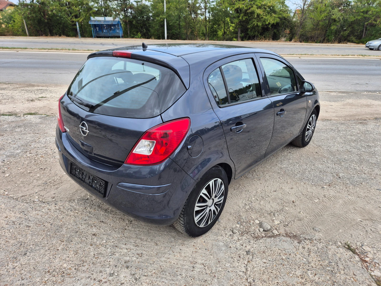 Opel Corsa 1.2i 80k.s - изображение 4