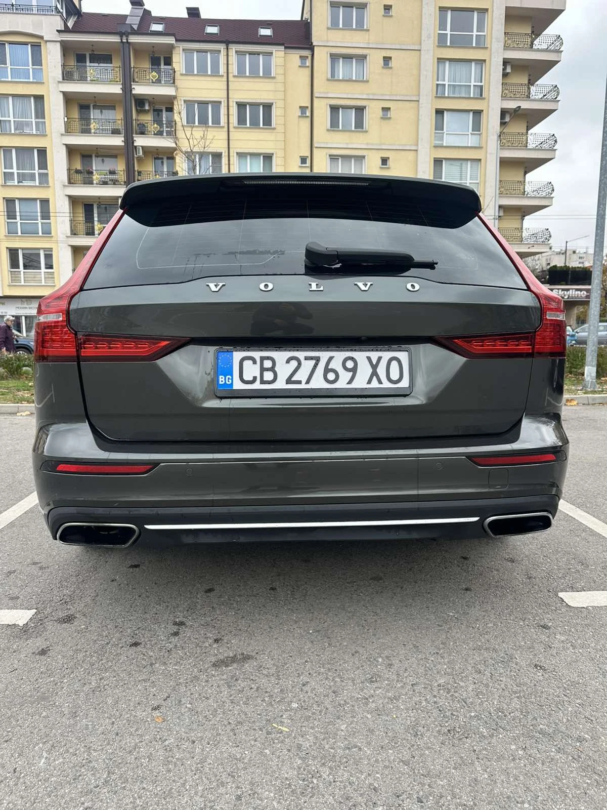 Volvo V60 B4 Inscription Mild Hynrid Сервизна история! - изображение 6