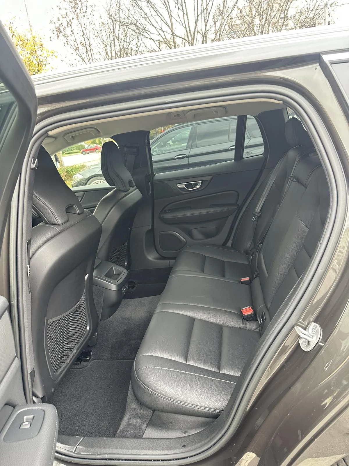 Volvo V60 B4 Inscription Mild Hynrid  ! | Mobile.bg   12