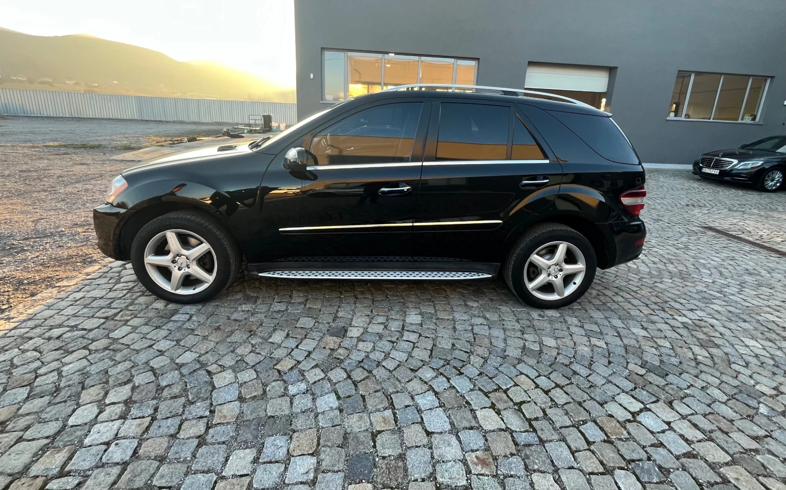 Mercedes-Benz ML 550 AMG, V8, ���, Carfax, KEYLESS GO, 4MATIC, HARMAN | Mobile.bg � ����������� 5