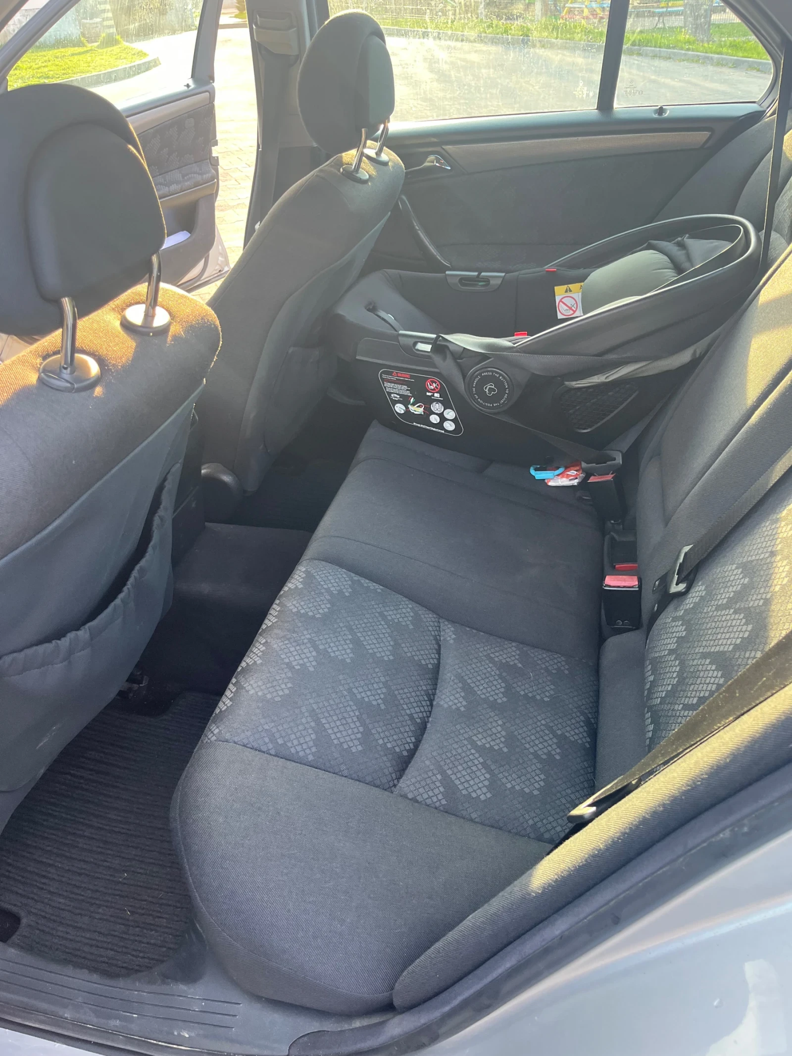 Mercedes-Benz C 220, снимка 12 - Автомобили и джипове - 54058080