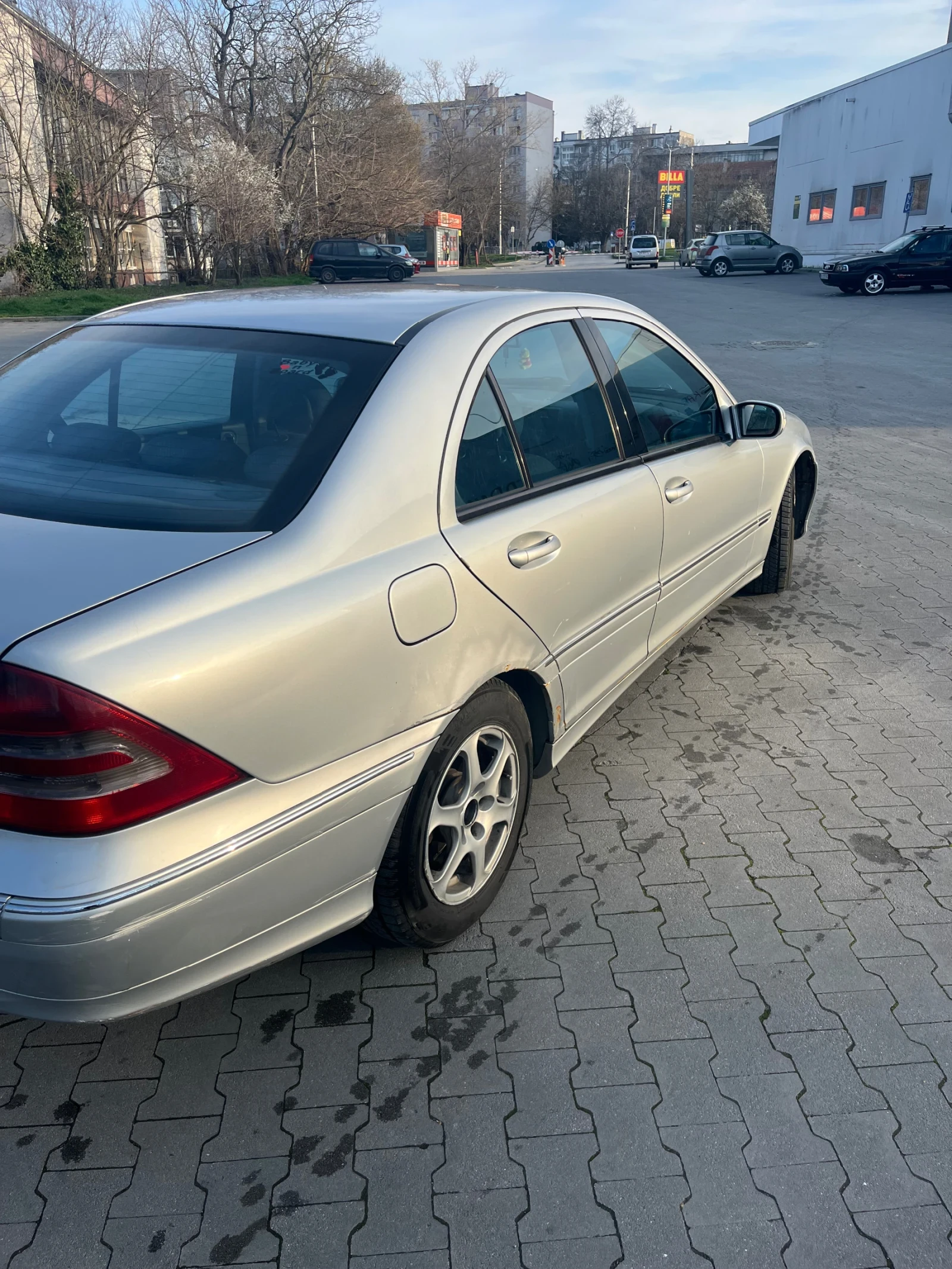 Mercedes-Benz C 220, снимка 4 - Автомобили и джипове - 54058080