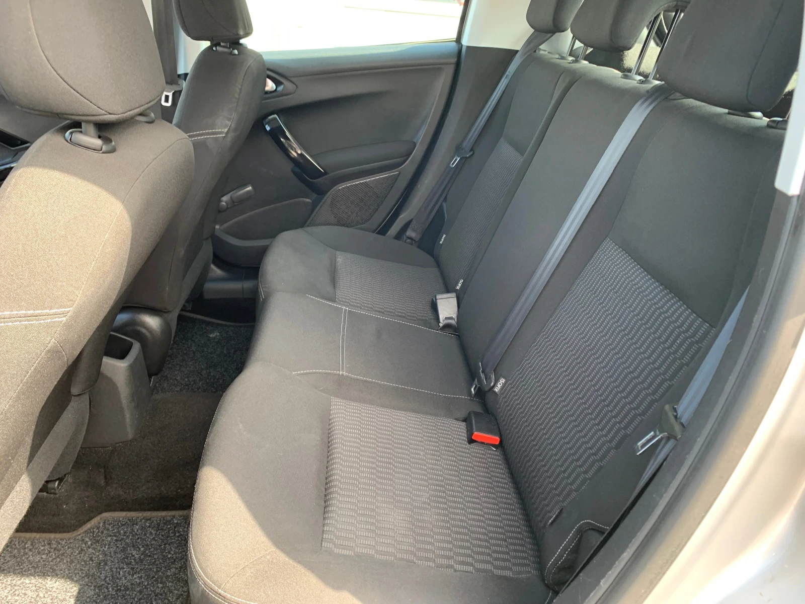 Peugeot 208 1.4HDI* FACE, снимка 17 - Автомобили и джипове - 54137229