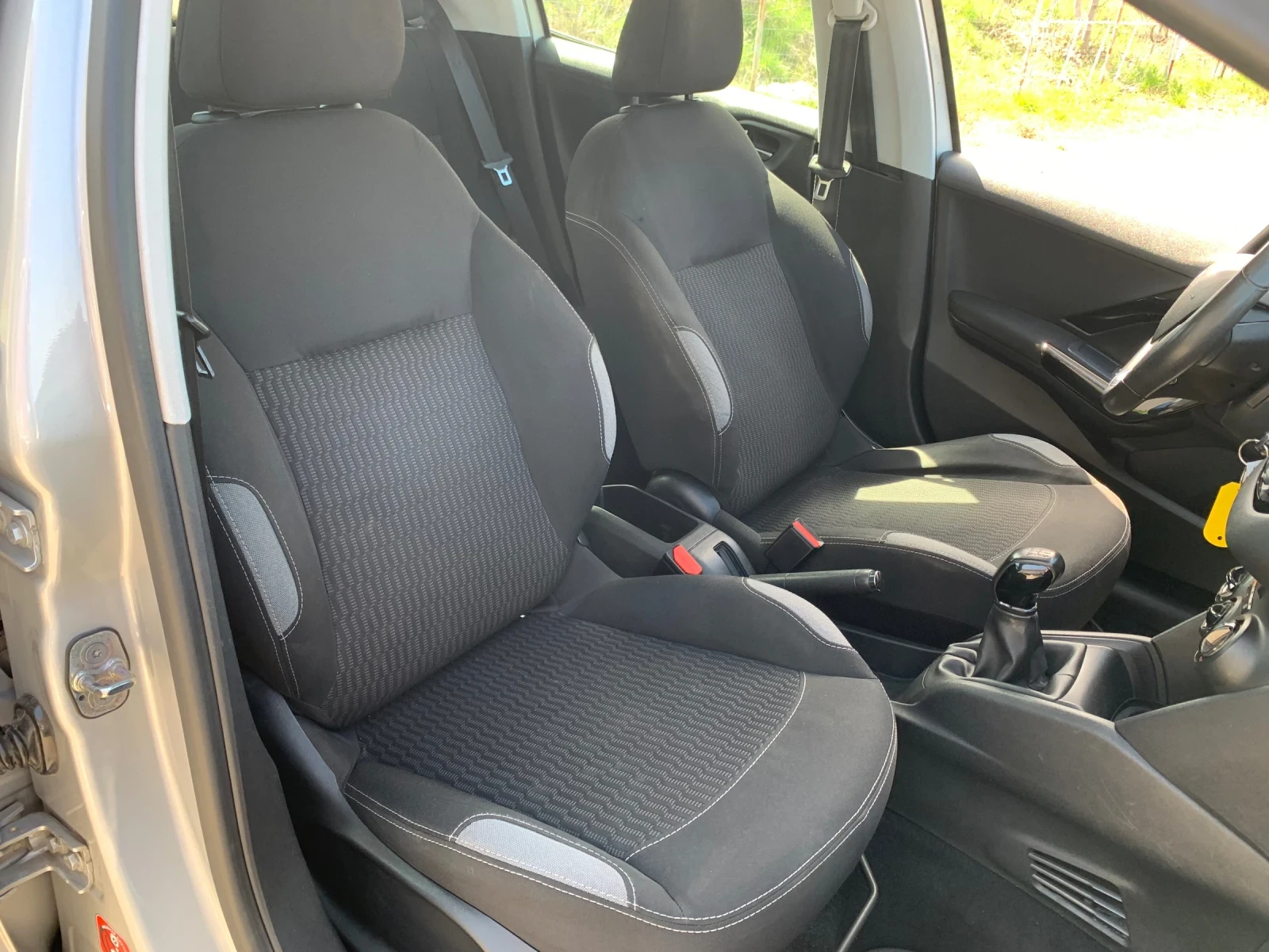 Peugeot 208 1.4HDI* FACE, снимка 10 - Автомобили и джипове - 54137229