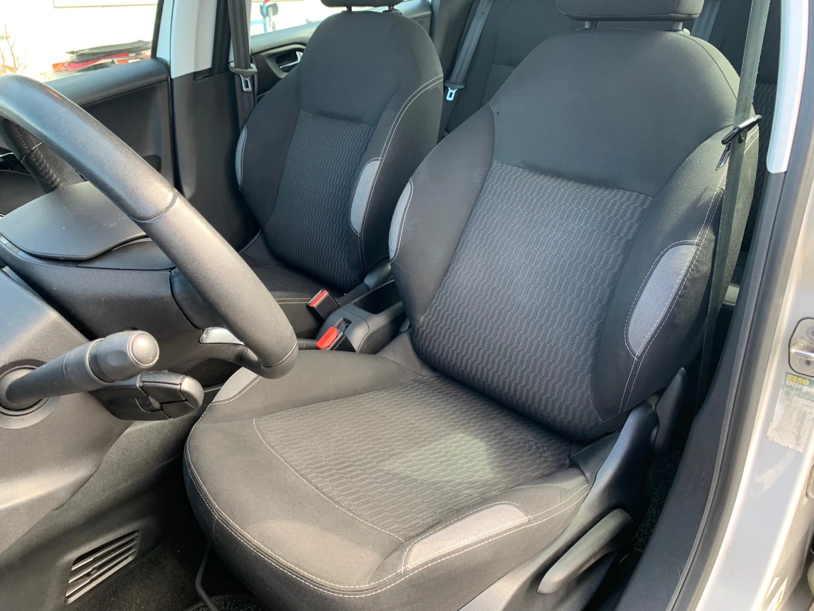 Peugeot 208 1.4HDI* FACE, снимка 13 - Автомобили и джипове - 54137229