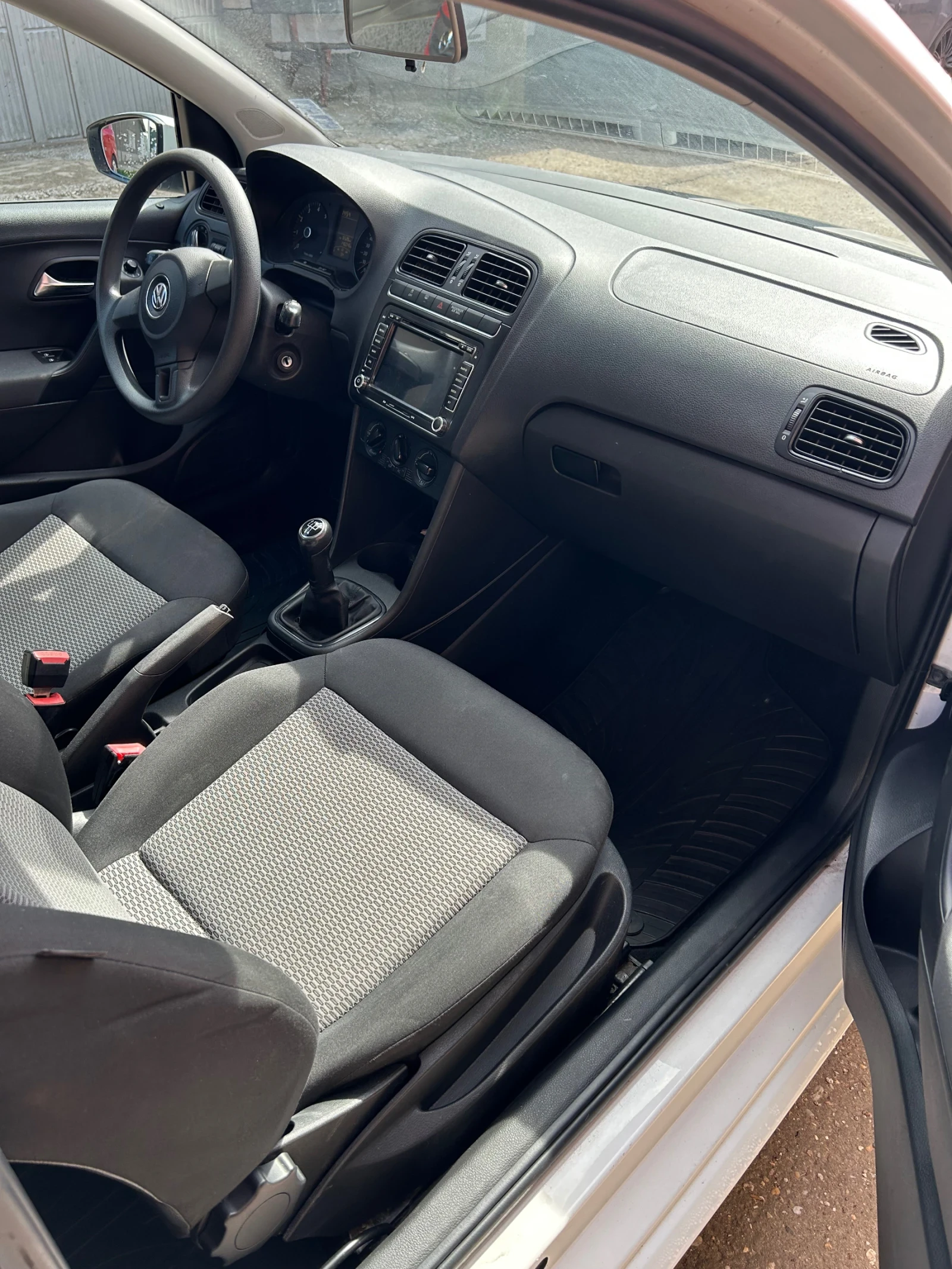 VW Polo, снимка 9 - Автомобили и джипове - 54208091