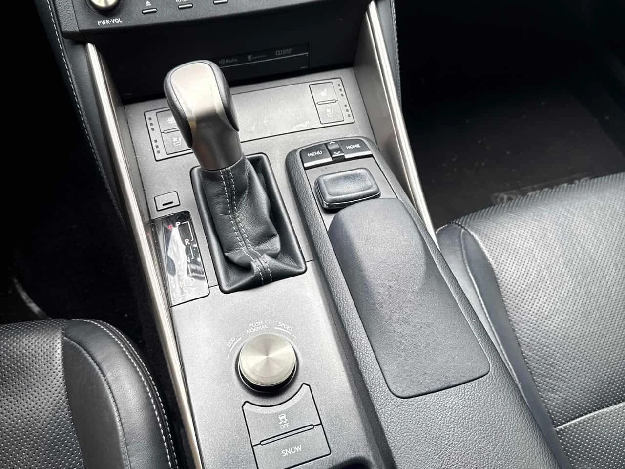 Lexus IS 250 * 4dr Sdn AWD * 2 КЛЮЧА* PANO* KEYLESS* ПОДГРЕВ* , снимка 13 - Автомобили и джипове - 54481139