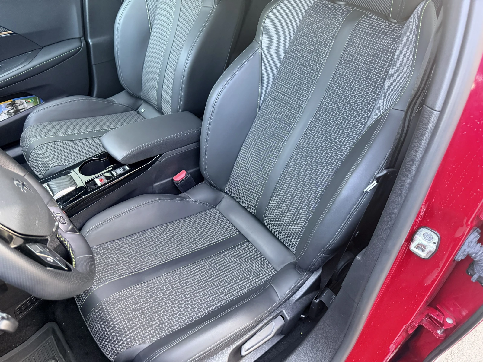 Peugeot 2008  GT , снимка 10 - Автомобили и джипове - 54904122