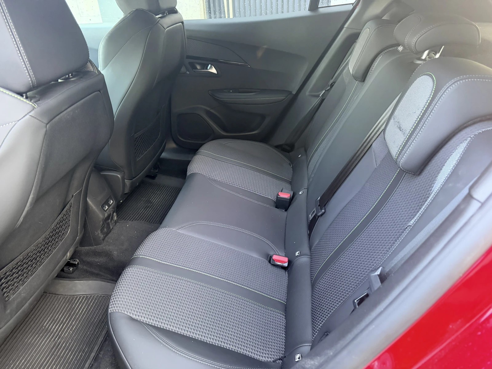 Peugeot 2008  GT , снимка 11 - Автомобили и джипове - 54904122