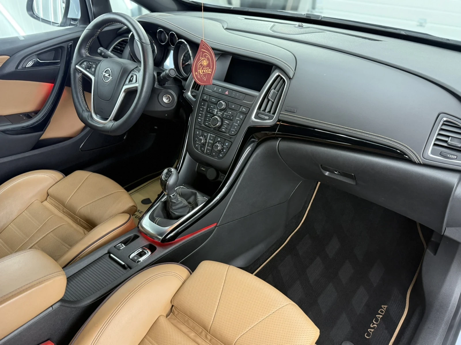 Opel Astra 1.6T!, снимка 15 - Автомобили и джипове - 55400052