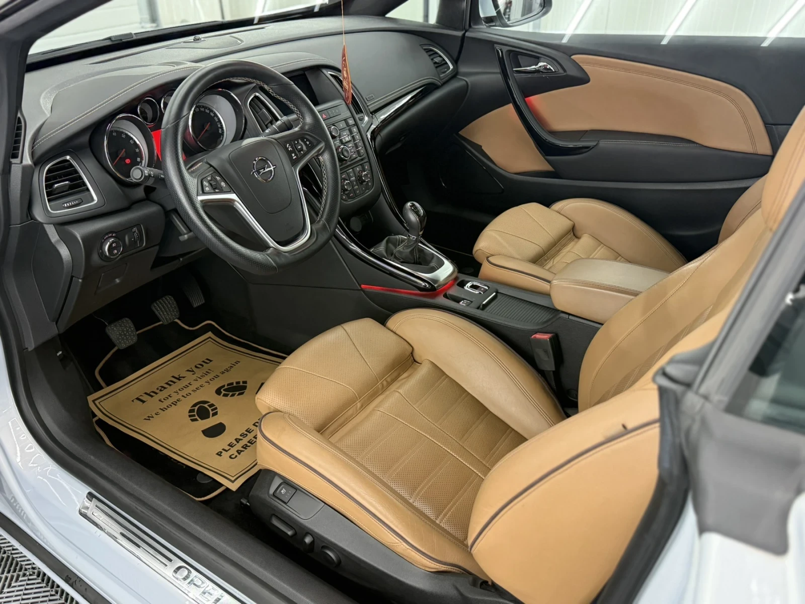 Opel Astra 1.6T!, снимка 13 - Автомобили и джипове - 55400052
