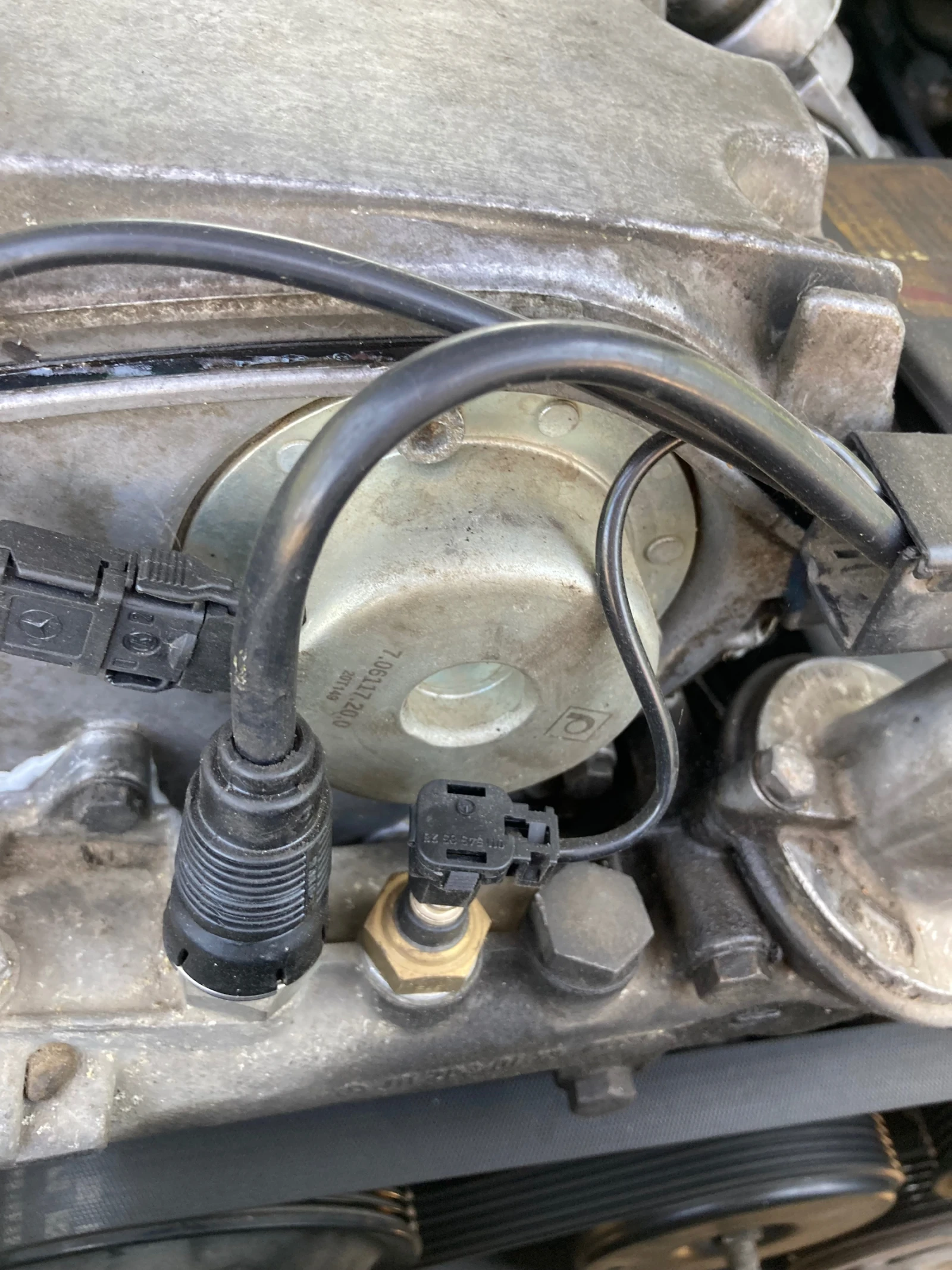 Mercedes-Benz 124 E220, снимка 14 - Автомобили и джипове - 55480287