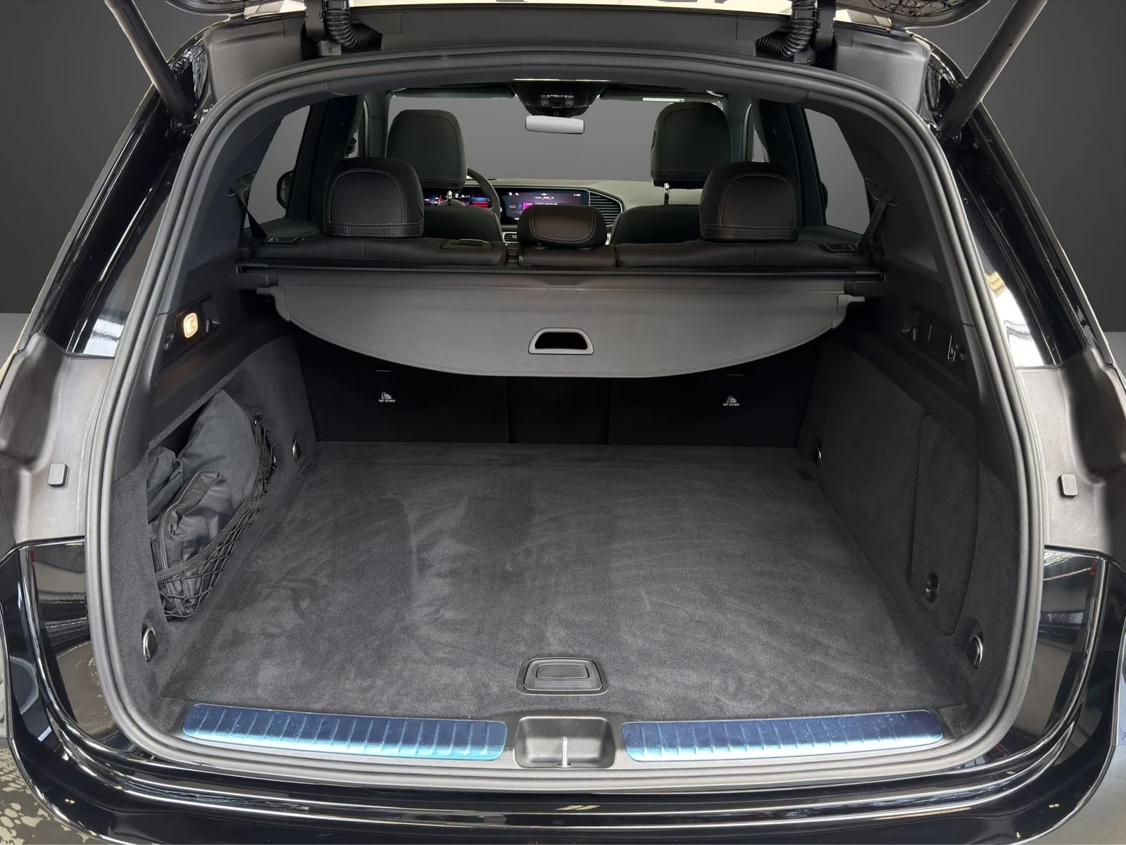 Mercedes-Benz GLE 450 d / AMG / BURM / NIGHT/ PANO/ HUD/ 360/ MULTIB, снимка 15 - Автомобили и джипове - 55783908
