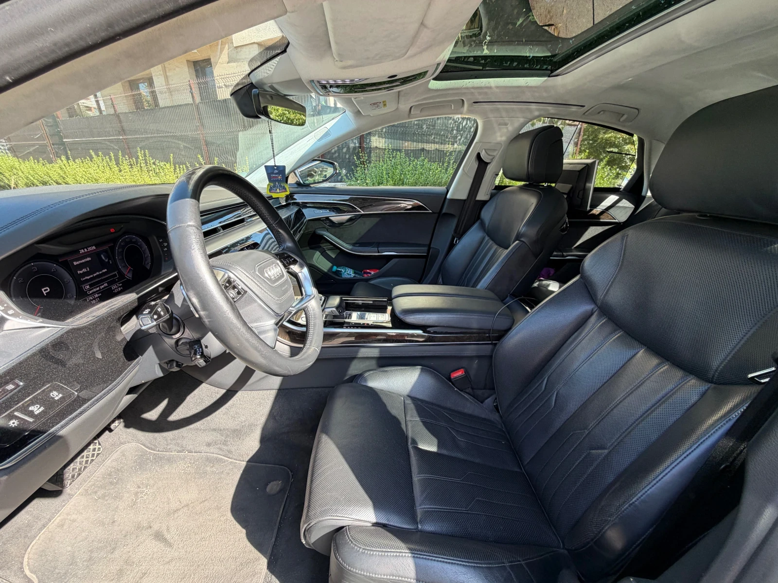 Audi A8, снимка 5 - Автомобили и джипове - 55842018
