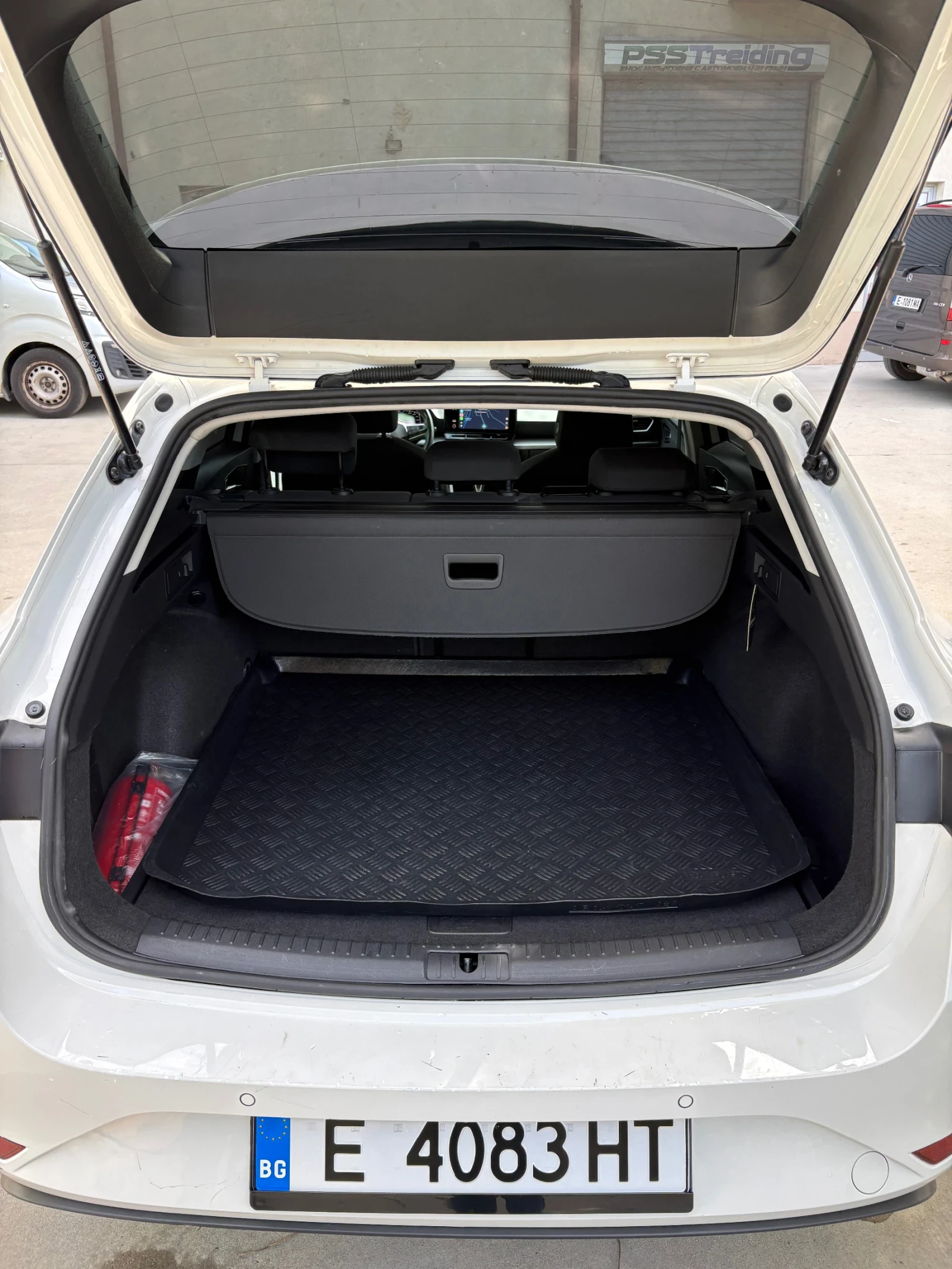 Seat Leon, снимка 6 - Автомобили и джипове - 56330386