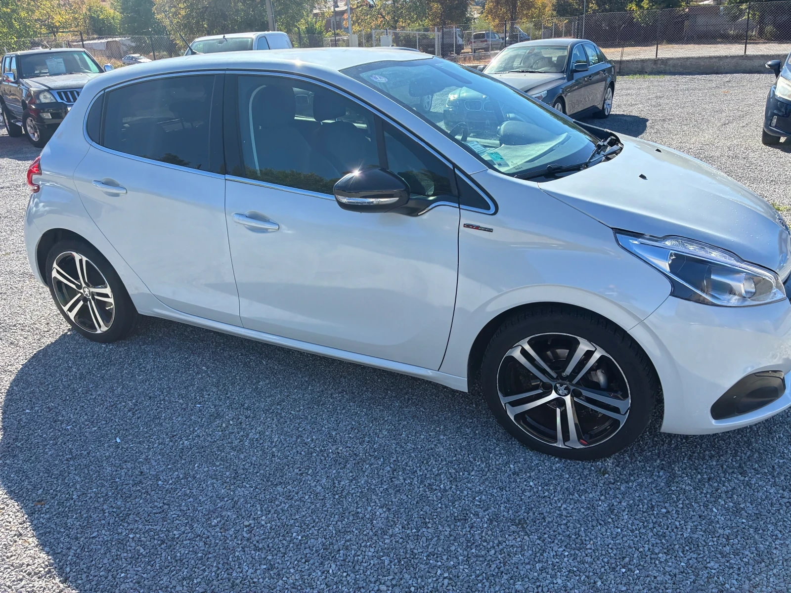 Peugeot 208 1.2 AUTOMATIC , снимка 3 - Автомобили и джипове - 56347318