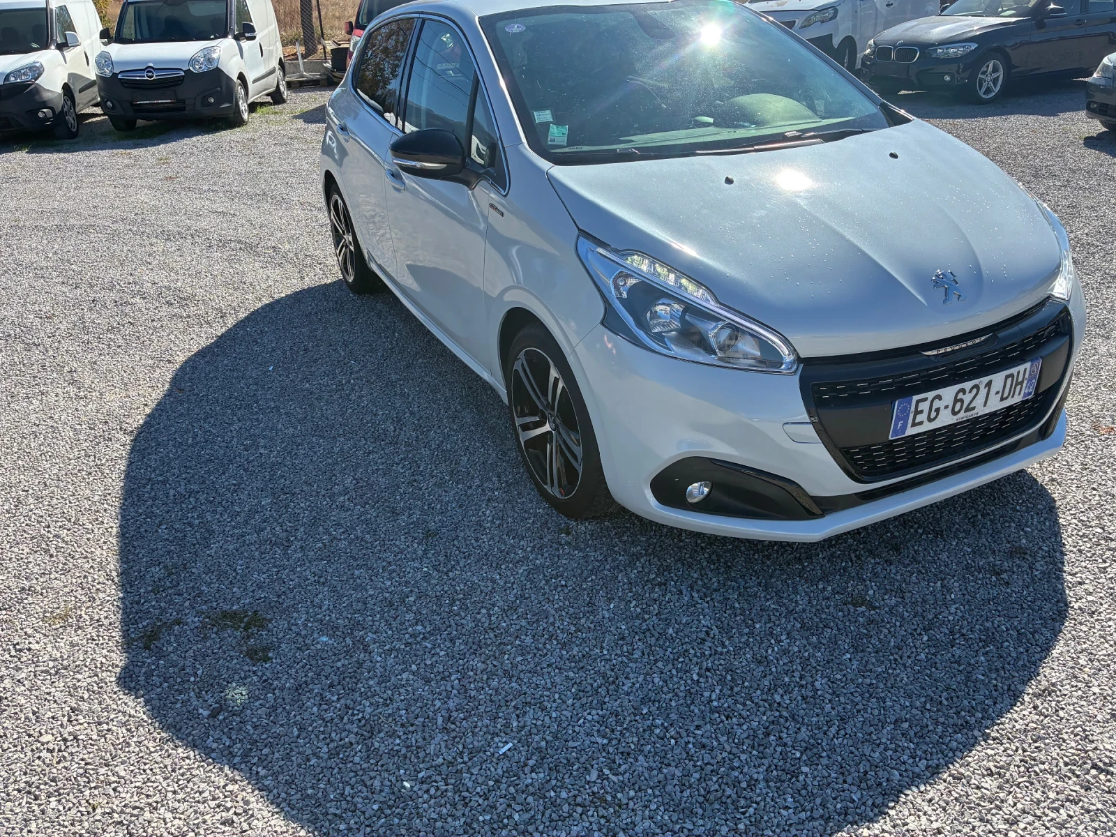 Peugeot 208 1.2 AUTOMATIC , снимка 2 - Автомобили и джипове - 56347318