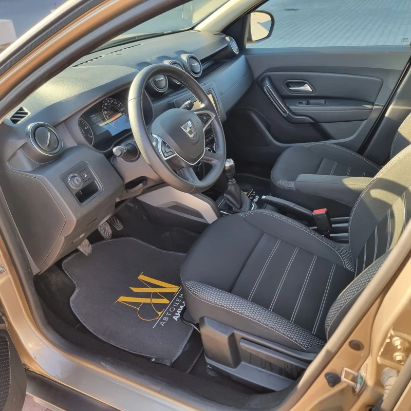 Dacia Duster 1.5 , снимка 11 - Автомобили и джипове - 47846382