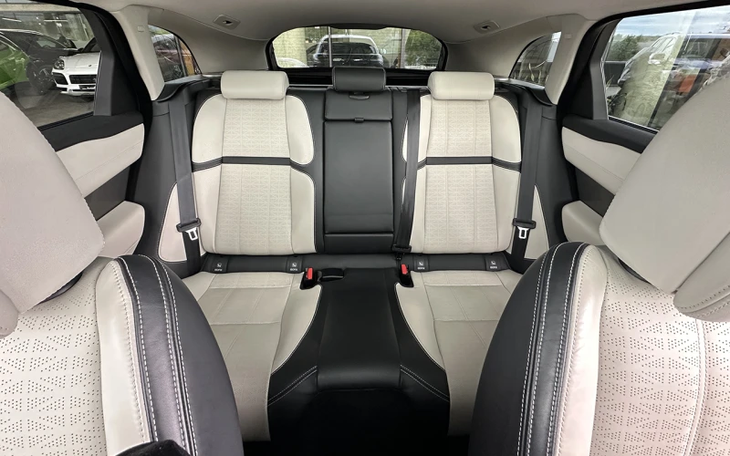 Land Rover Range Rover Velar D300 HSE, снимка 8 - Автомобили и джипове - 51996368