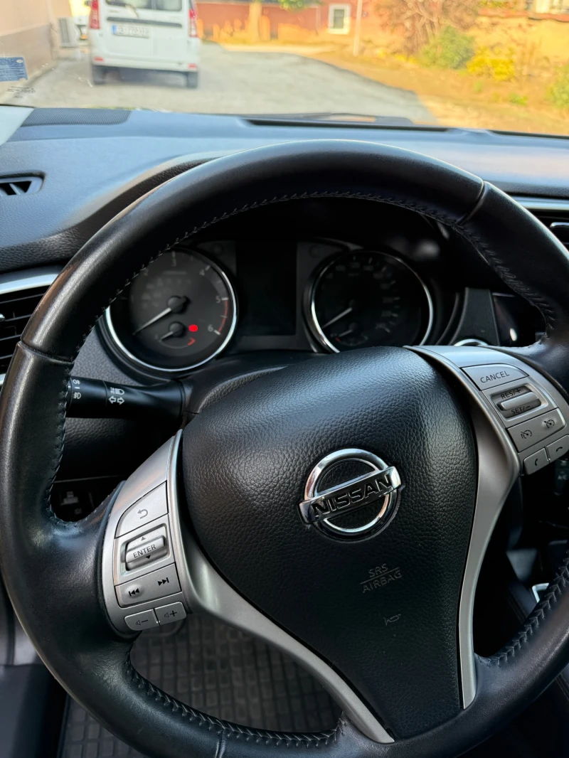 Nissan Qashqai, снимка 11 - Автомобили и джипове - 52097082